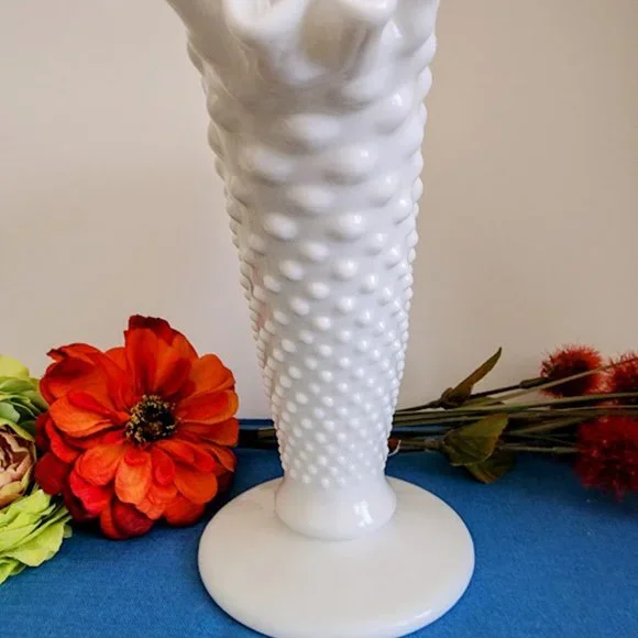 Vintage Fenton Hobnail Vase - Picture 3 of 5